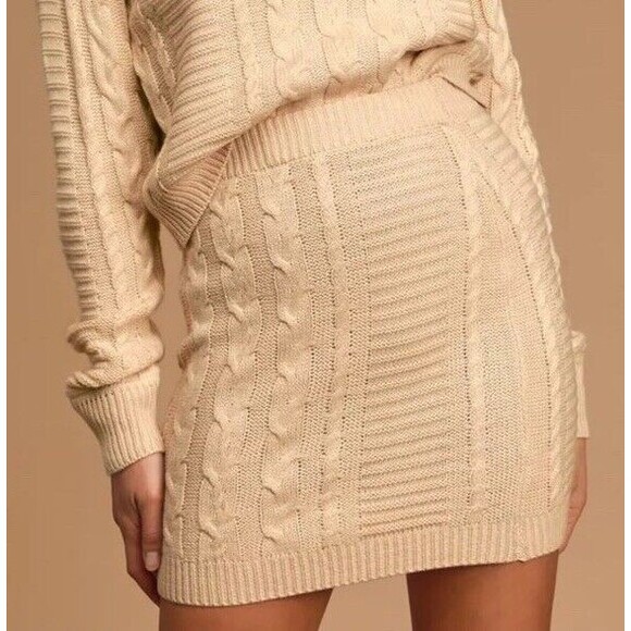 Lulus NWT Cable Knit Sweater Skirt Stretchy Elastic Waist Lightweight Size M - Picture 1 of 9